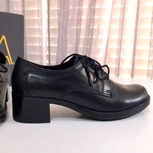 White Mountain Woman’s Shoes